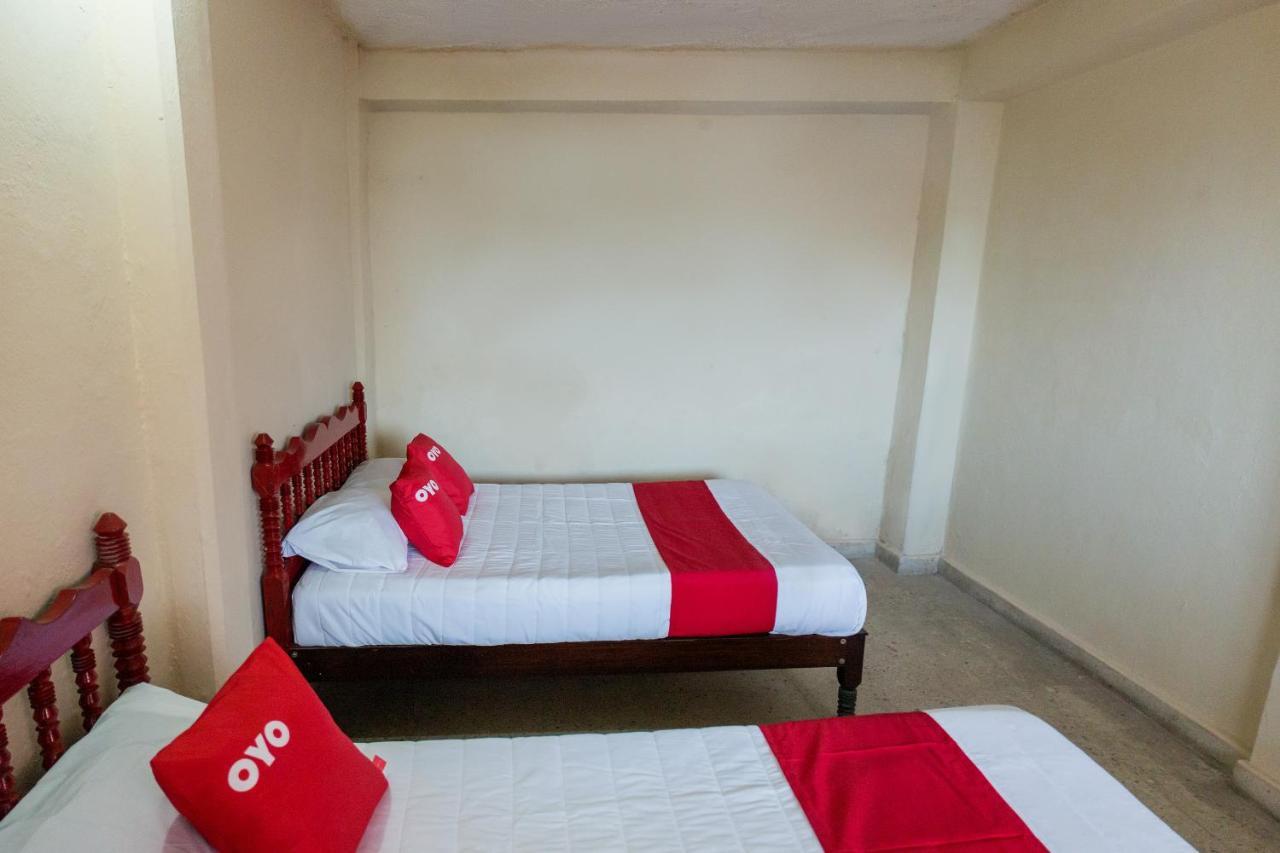 Oyo Hotel Rubi Zihuatanejo Exteriör bild