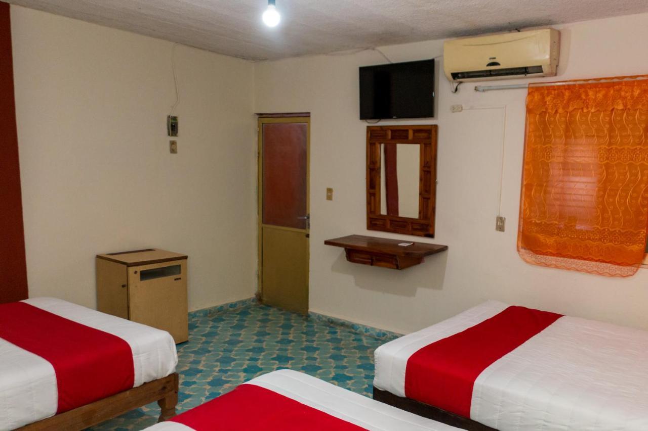 Oyo Hotel Rubi Zihuatanejo Exteriör bild
