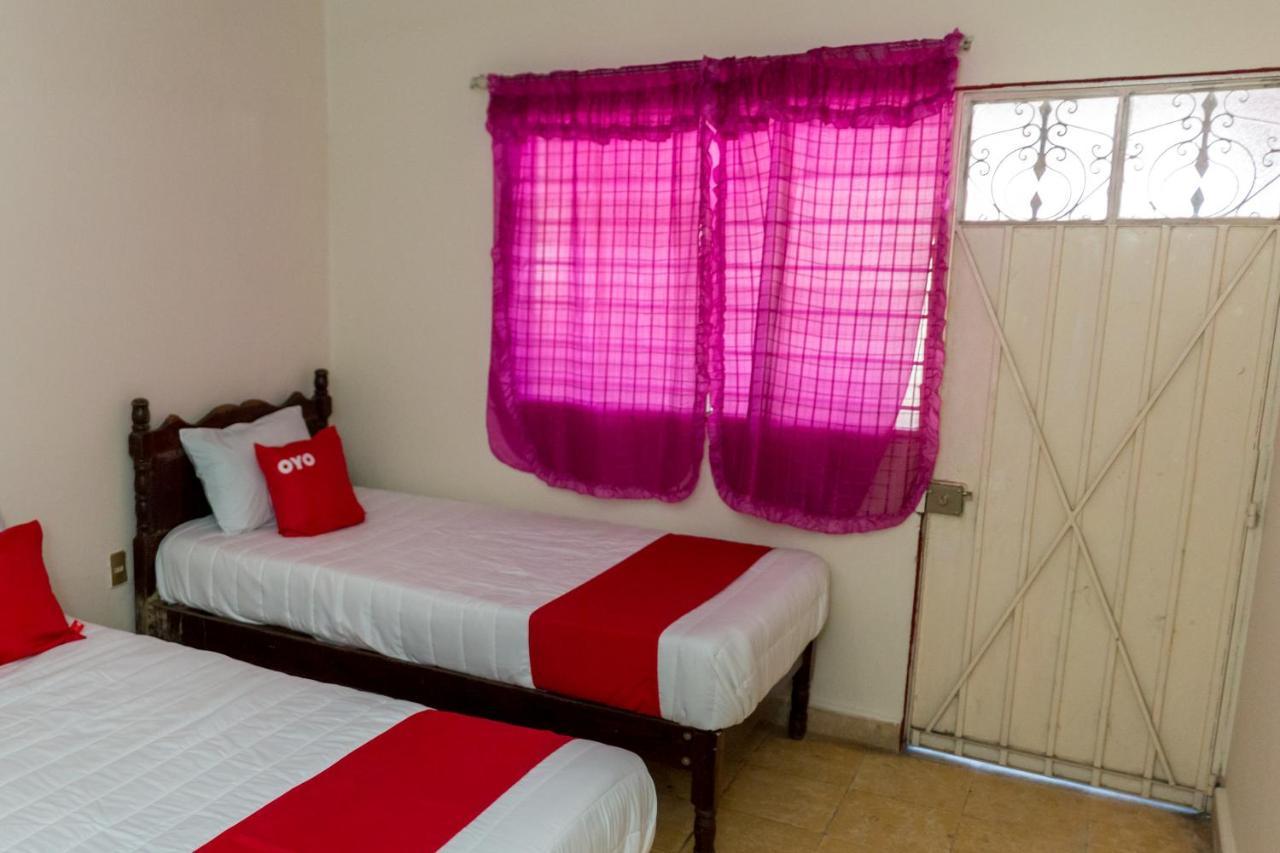 Oyo Hotel Rubi Zihuatanejo Exteriör bild