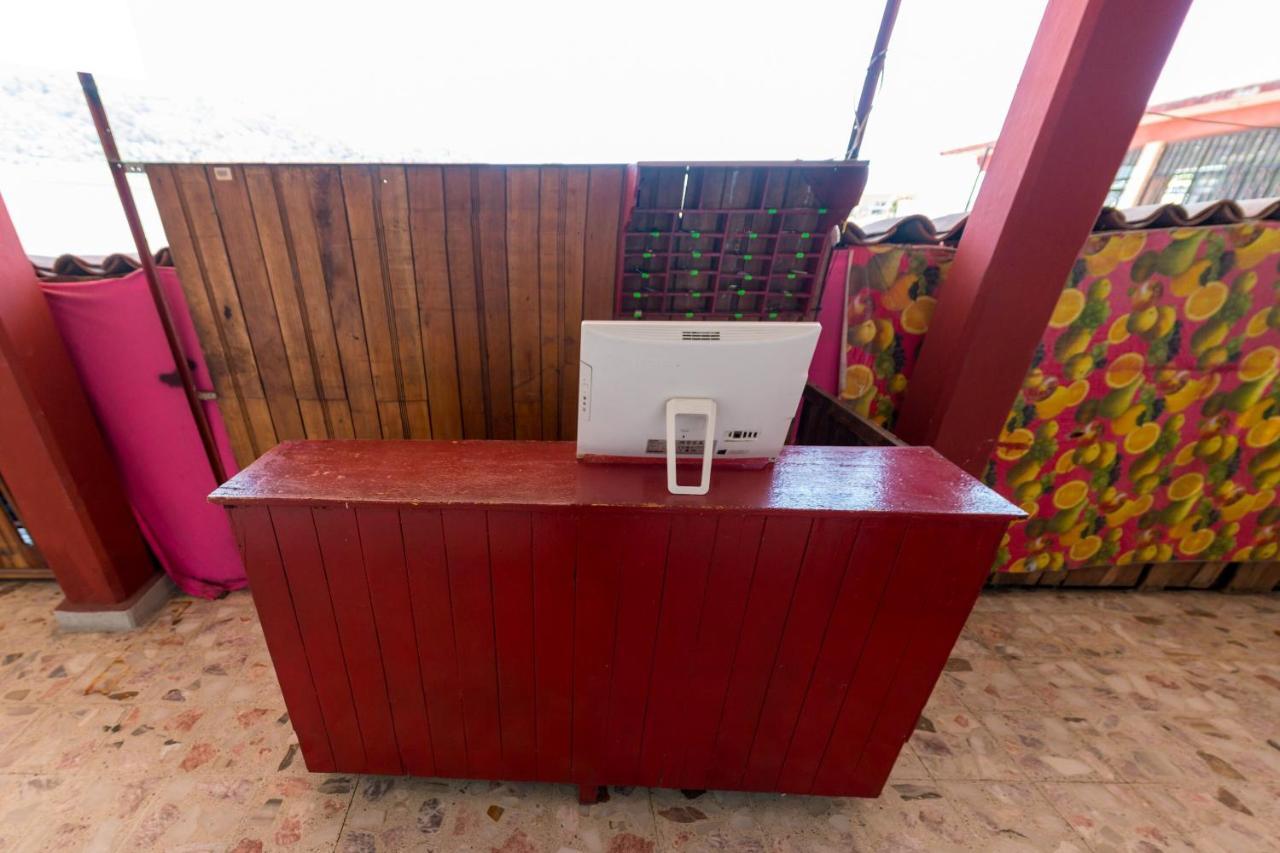 Oyo Hotel Rubi Zihuatanejo Exteriör bild