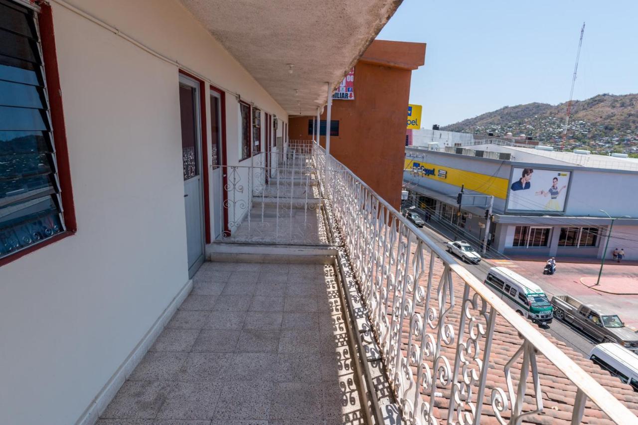 Oyo Hotel Rubi Zihuatanejo Exteriör bild