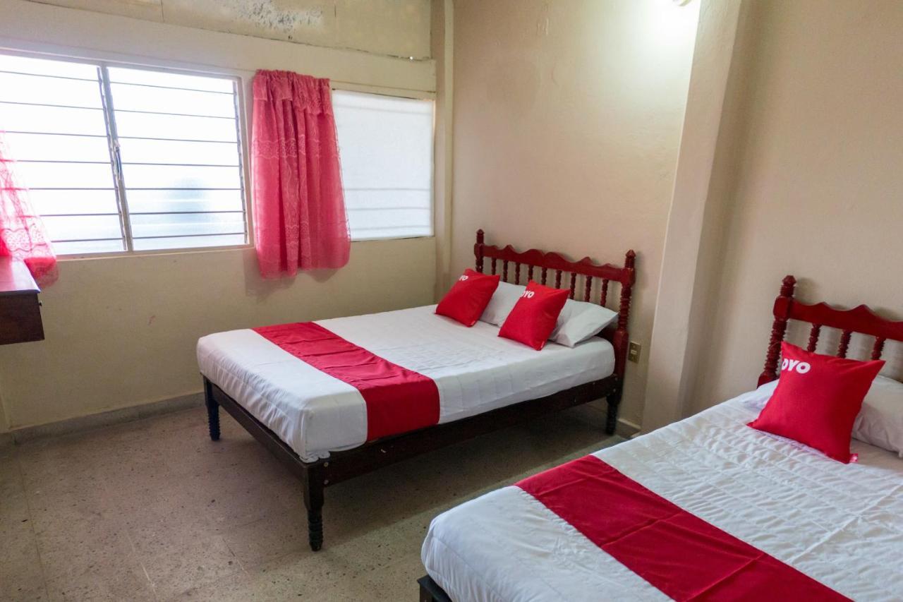 Oyo Hotel Rubi Zihuatanejo Exteriör bild